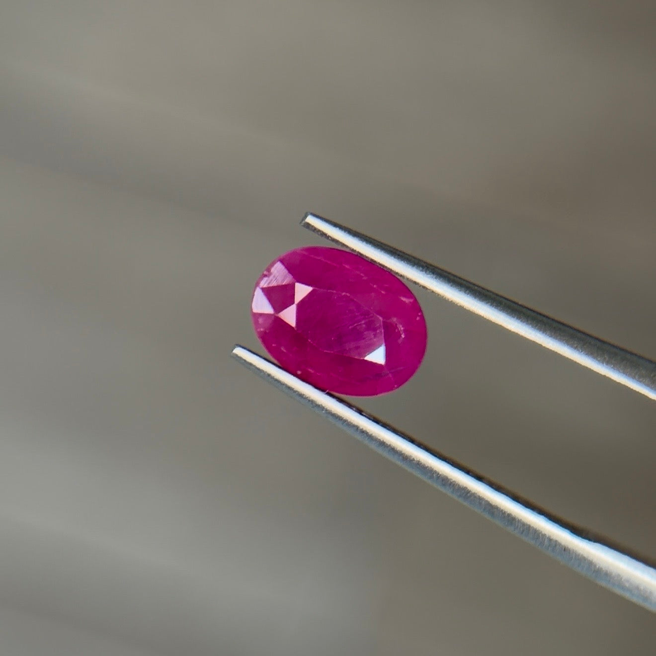 1.42 ct Natural Ruby Pinkish Red Heated – Oval Cut – Burma – AIG Certified