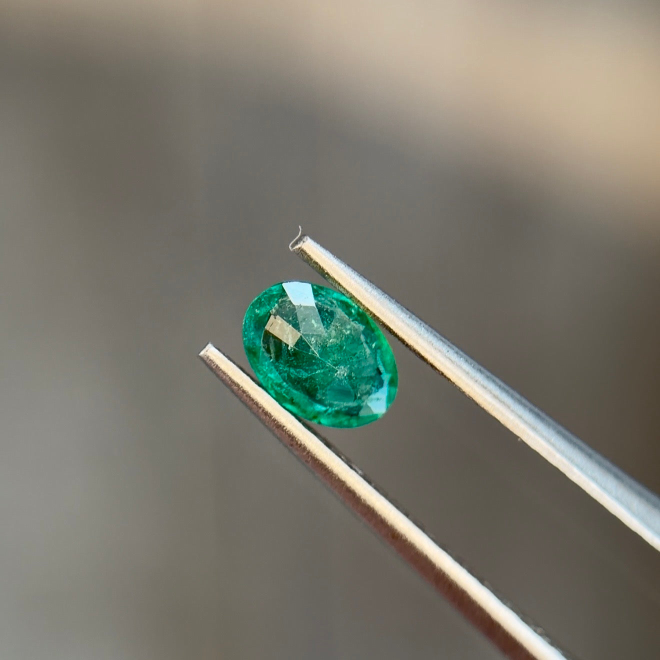 0.33 ct Natural Emerald Green – Oval Cut – Zambia – AIG Certified