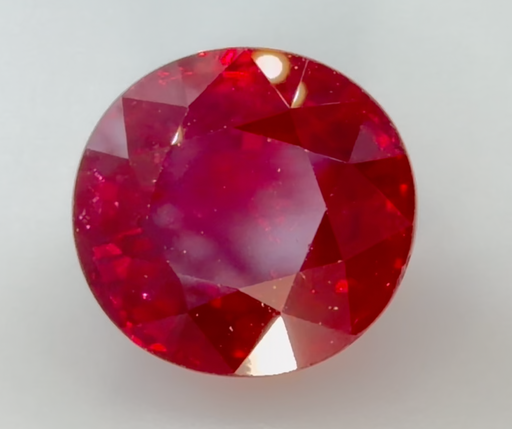 5.04 ct Red (Vivid) Ruby – Oval Cut – Heated – Madagascar