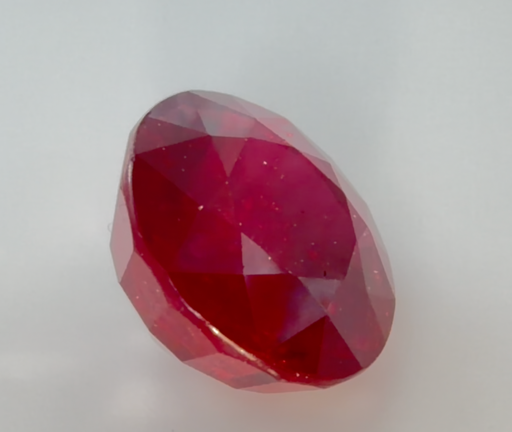 5.04 ct Red (Vivid) Ruby – Oval Cut – Heated – Madagascar