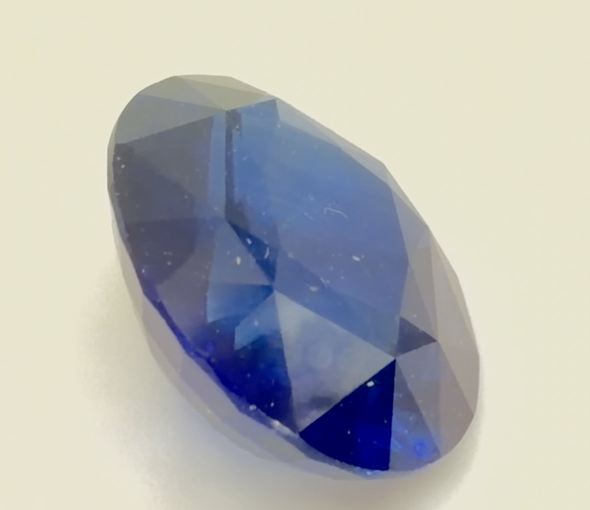 6.37 ct Blue (Royal) Sapphire – Oval Cut – Heated – Sri Lanka