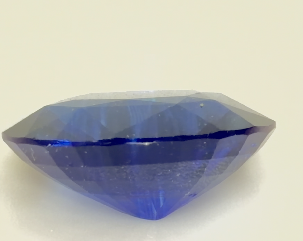 6.37 ct Blue (Royal) Sapphire – Oval Cut – Heated – Sri Lanka