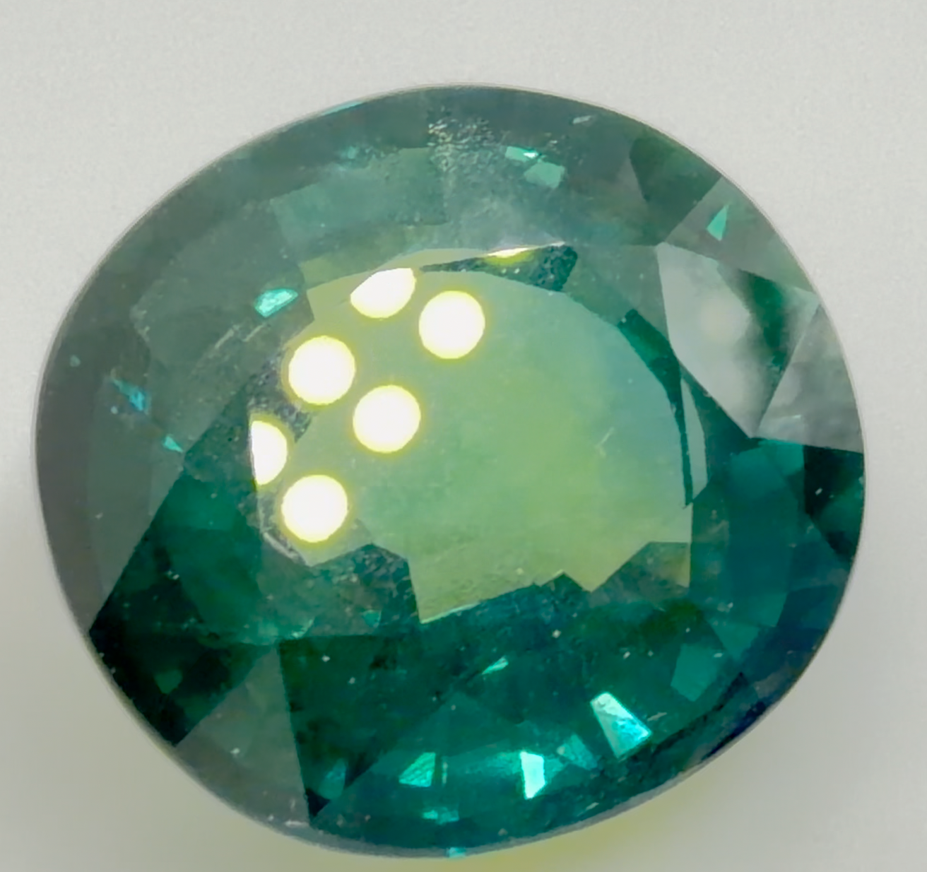 9.12 ct Teal Sapphire – Oval Cut – Heated – Origin Undetermined
