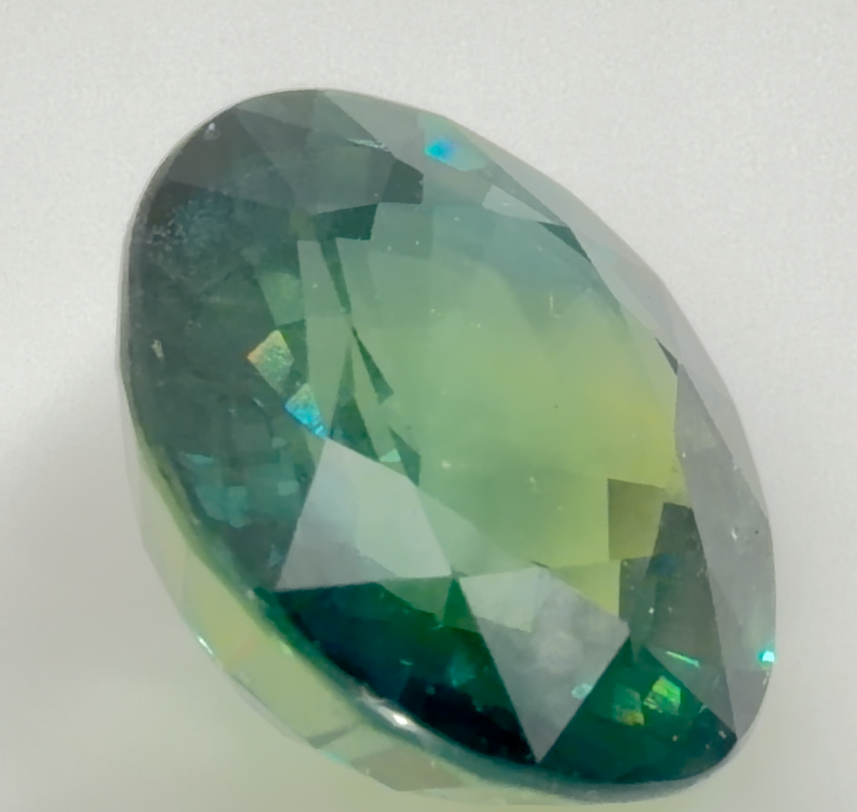 9.12 ct Teal Sapphire – Oval Cut – Heated – Origin Undetermined