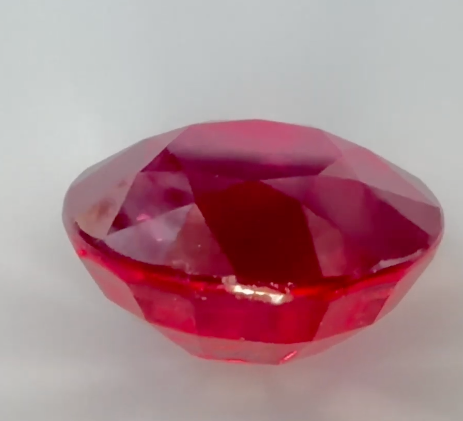 4.09 ct Red (Vivid) Ruby – Round Cut – Heated – Madagascar