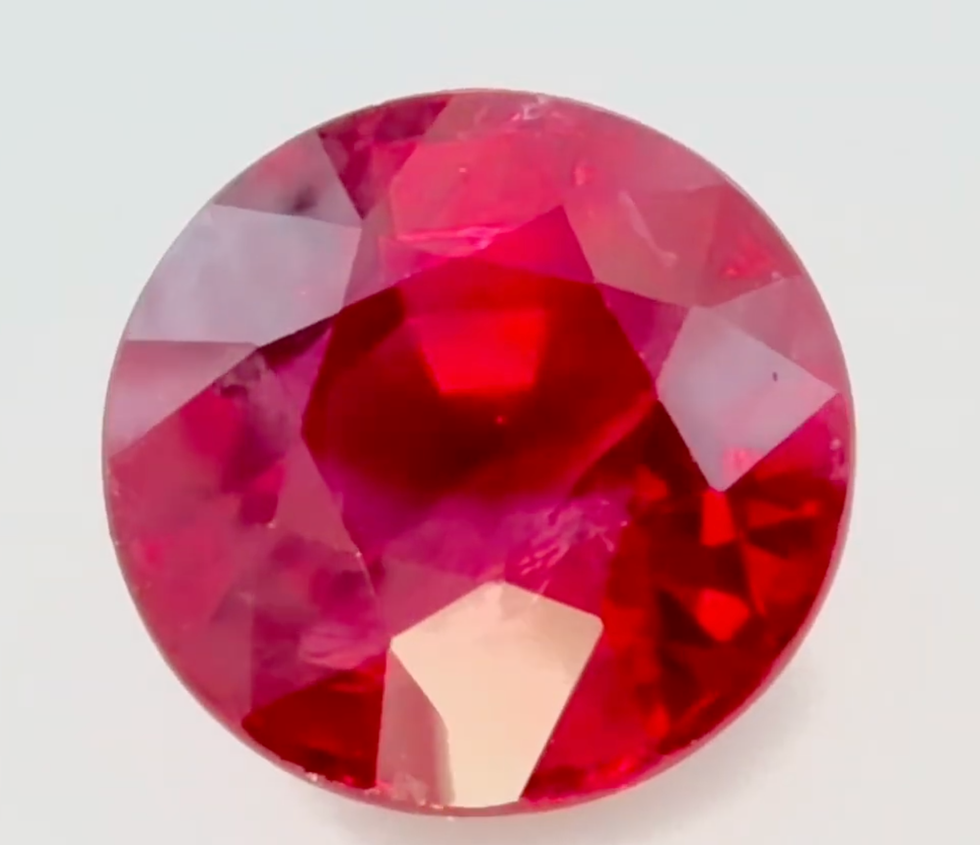 4.09 ct Red (Vivid) Ruby – Round Cut – Heated – Madagascar