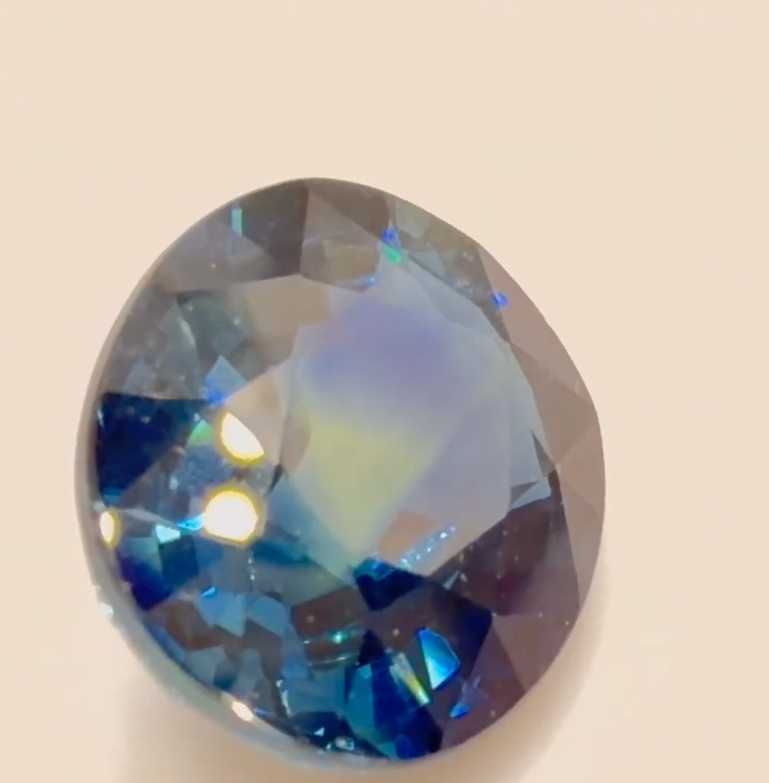 5.87 ct Blue (Indigo) Sapphire – Oval Cut – Untreated – Basalt Related