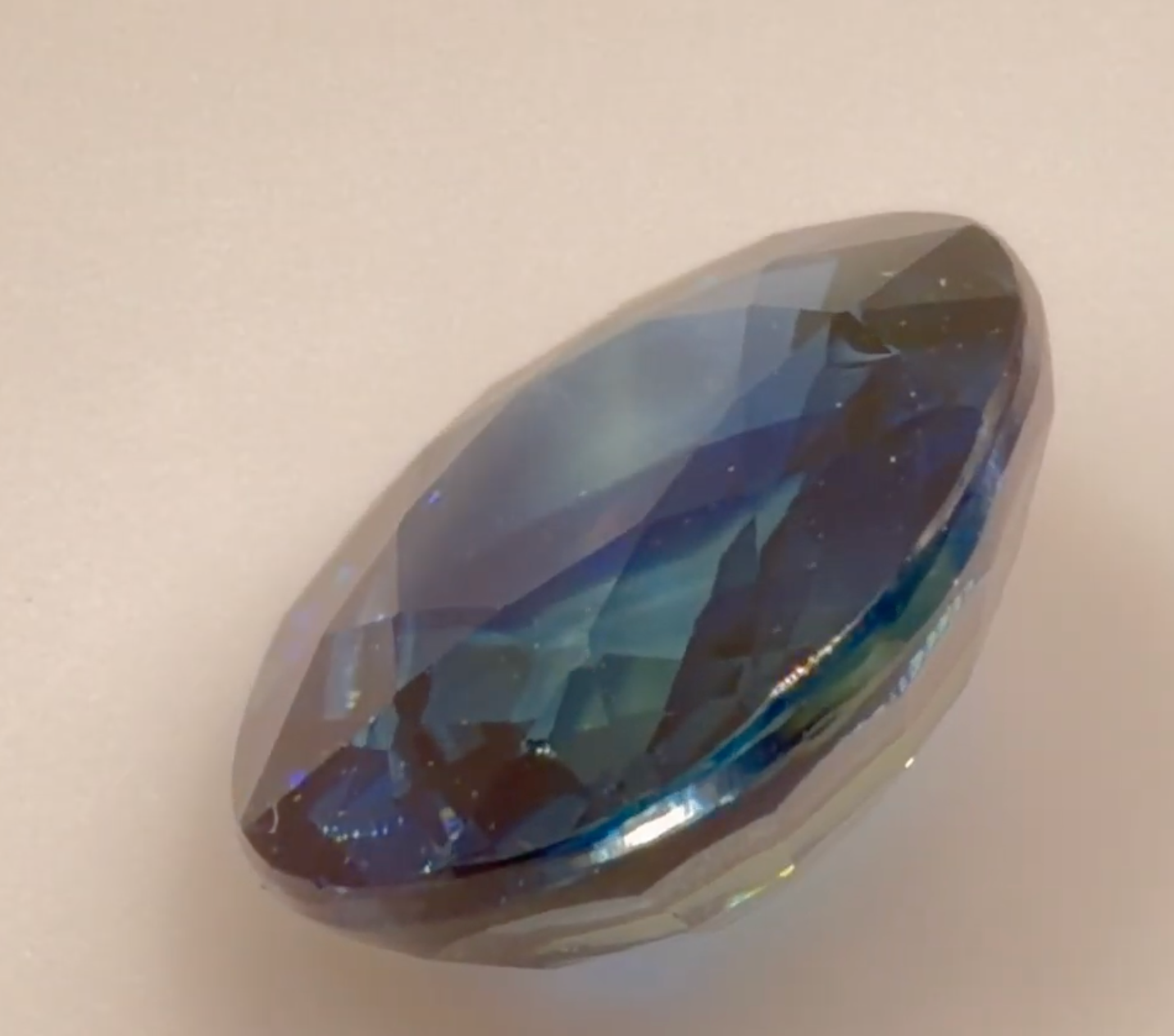 5.87 ct Blue (Indigo) Sapphire – Oval Cut – Untreated – Basalt Related