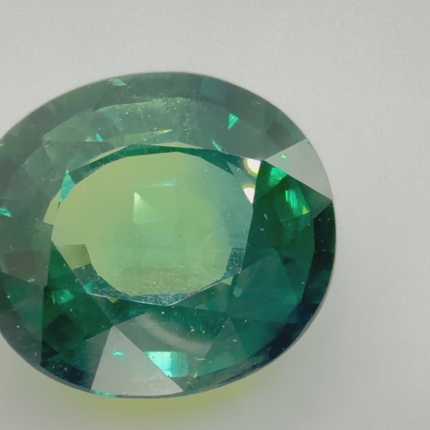 9.12 ct Teal Sapphire – Oval Cut – Heated – Origin Undetermined