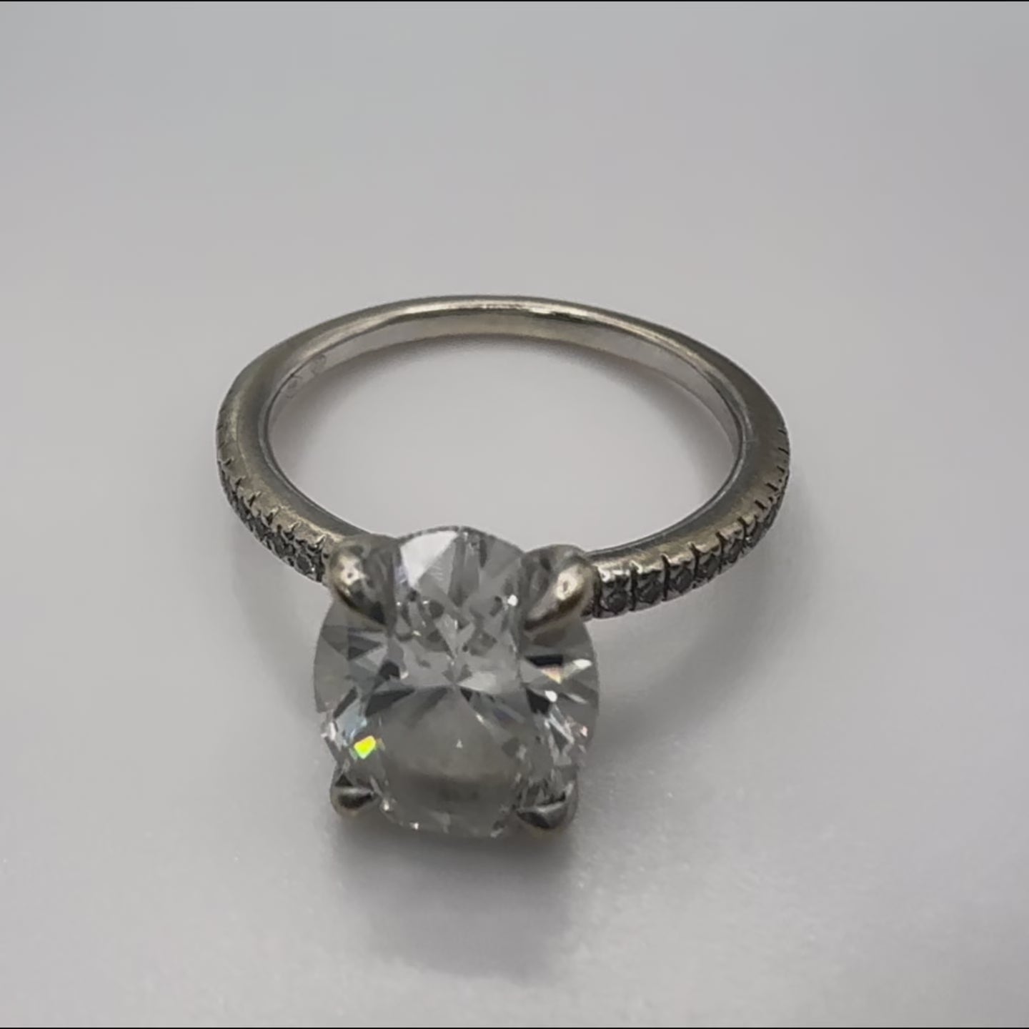 2.14 ct Ruby – Oval Cut – Heated – Mozambique